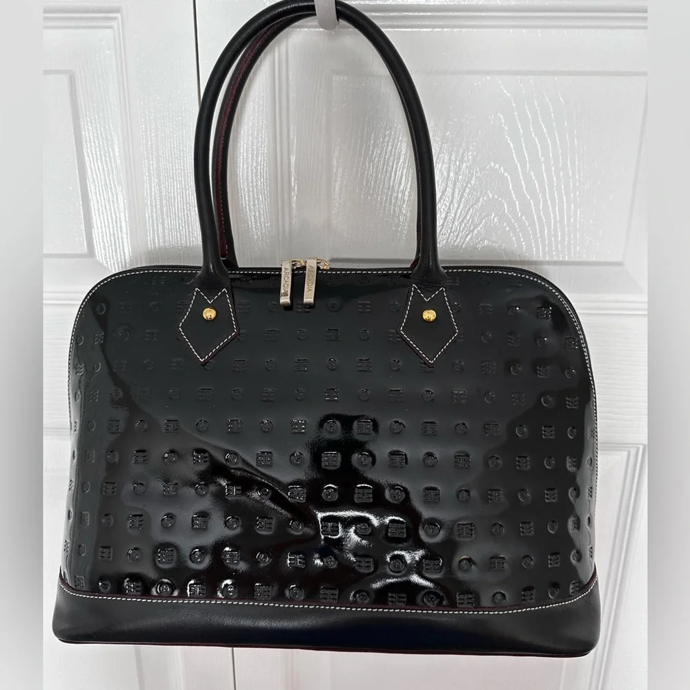 2 PIECES--Arcadia Patent Leather, Thalia Cosmetic bag - Picture 4 of 15